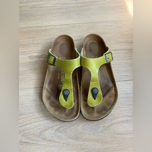 Green Birkenstock Gizeh